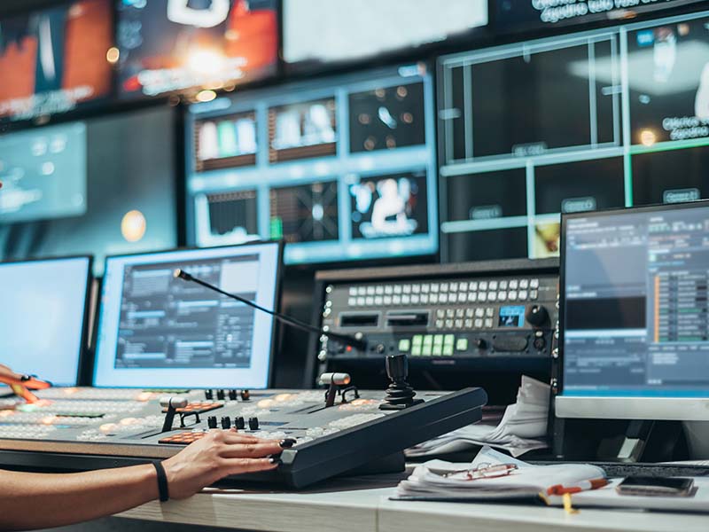 av rental company fort wayne